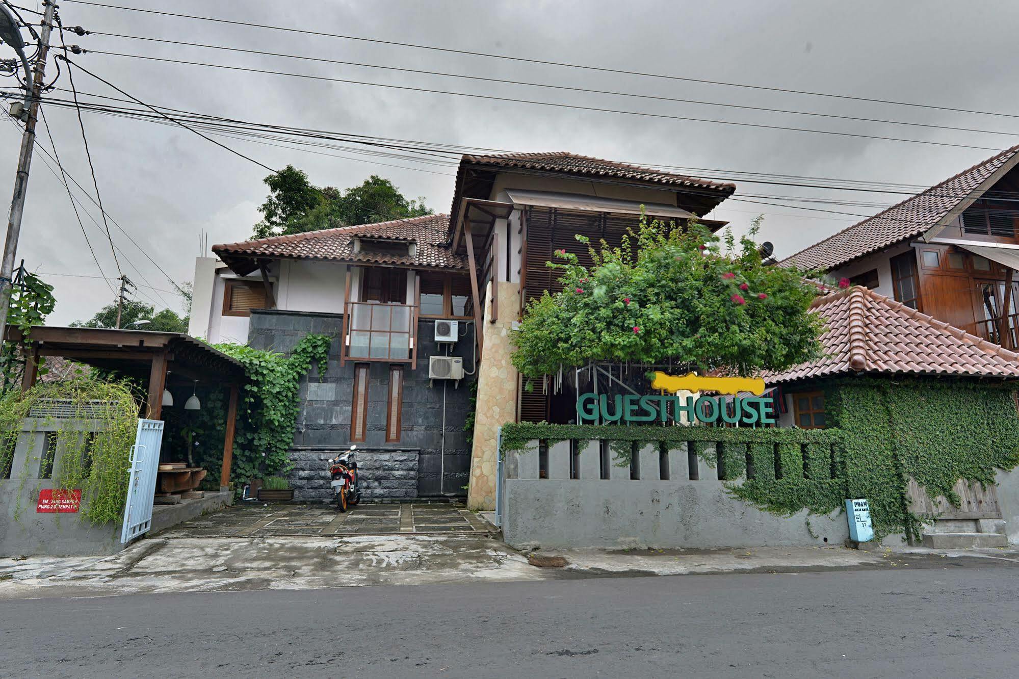 Tegal Panggung Pensión Yogyakarta Exterior foto